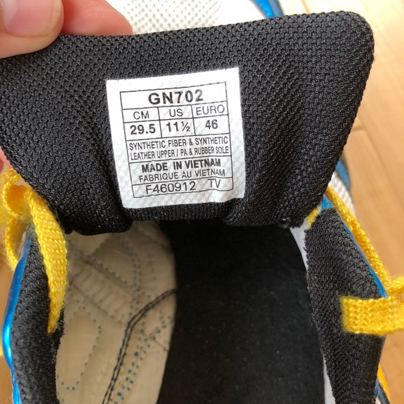 Men’s ASICS high jump spikes. - Picture 2 of 9